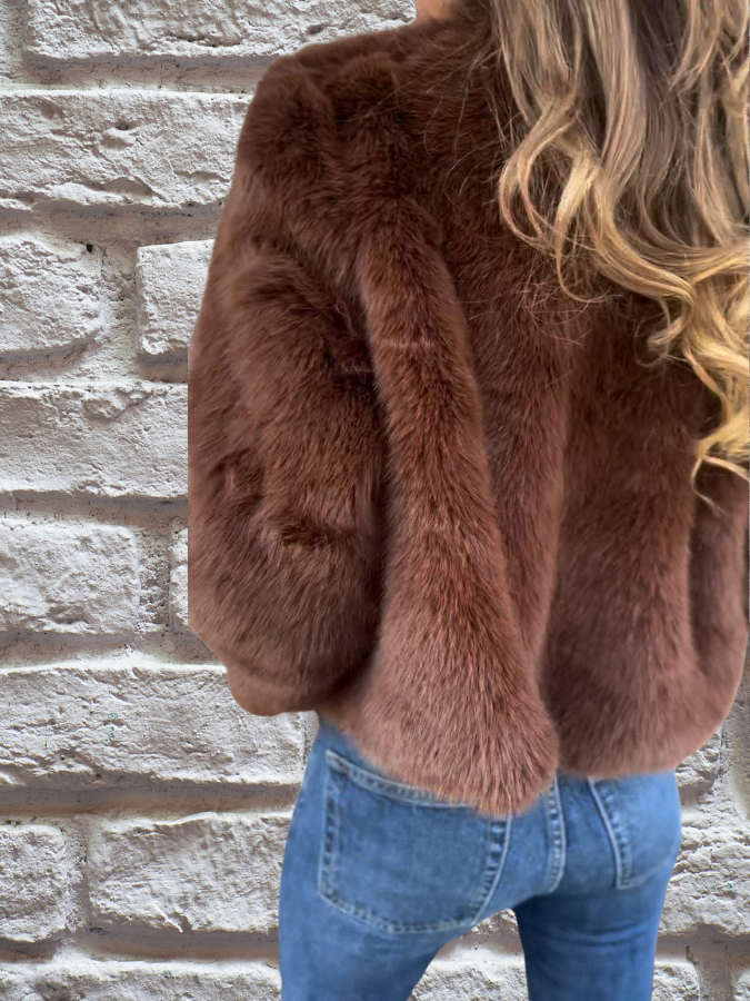 Phyllis | The Warm Coat