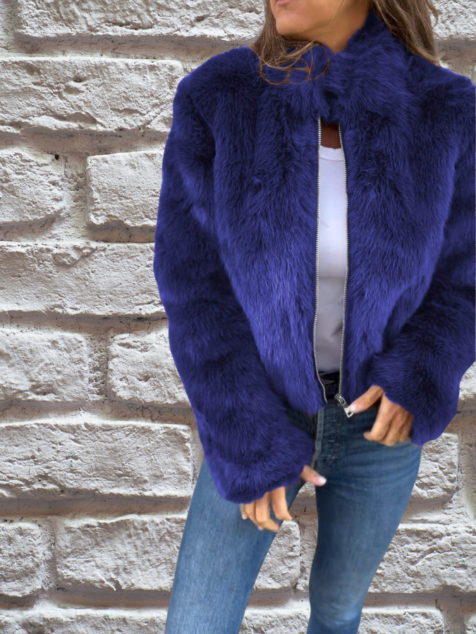 Phyllis | The Warm Coat