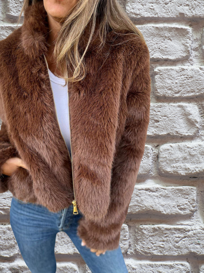 Phyllis | The Warm Coat