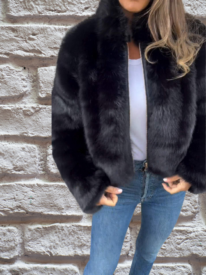 Phyllis | The Warm Coat