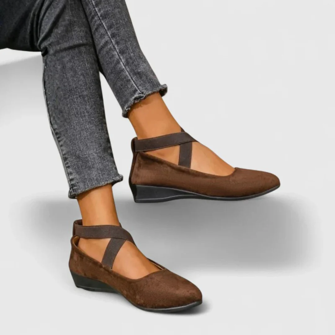 Lorraine | The Wedge Sandal