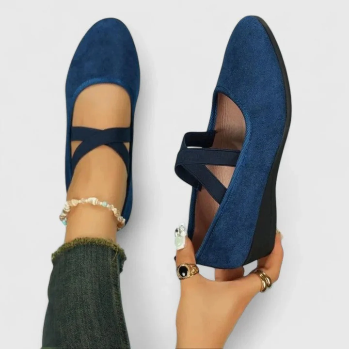 Lorraine | The Wedge Sandal
