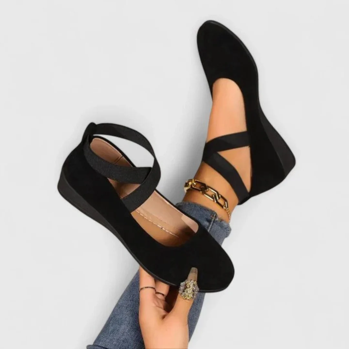 Lorraine | The Wedge Sandal